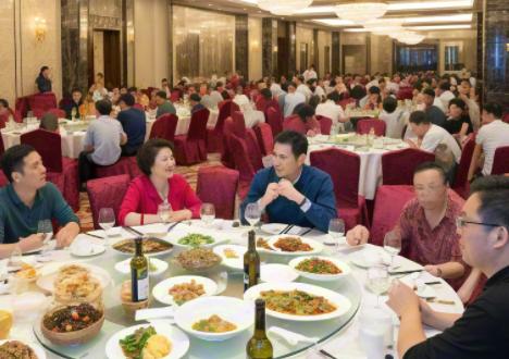 窮鬼套餐遍地開花，商家如何在價格戰(zhàn)中突圍？
