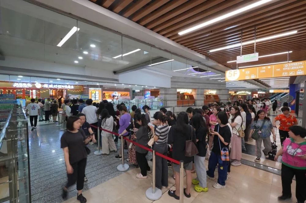 登頂熱搜，這家烤肉店憑何讓頂流商圈為之瘋狂？