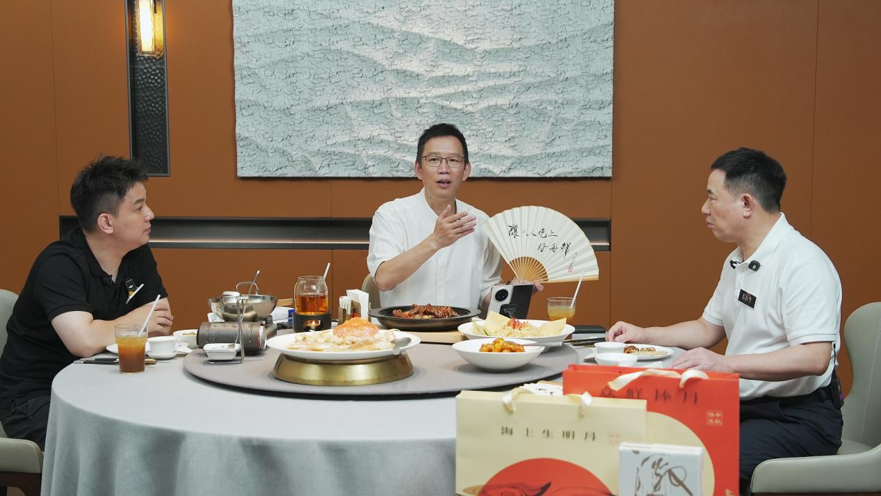 吳曉波探店徐記海鮮：在5萬(wàn)億餐飲紅海中，讀懂“難而正確”的長(zhǎng)期主義